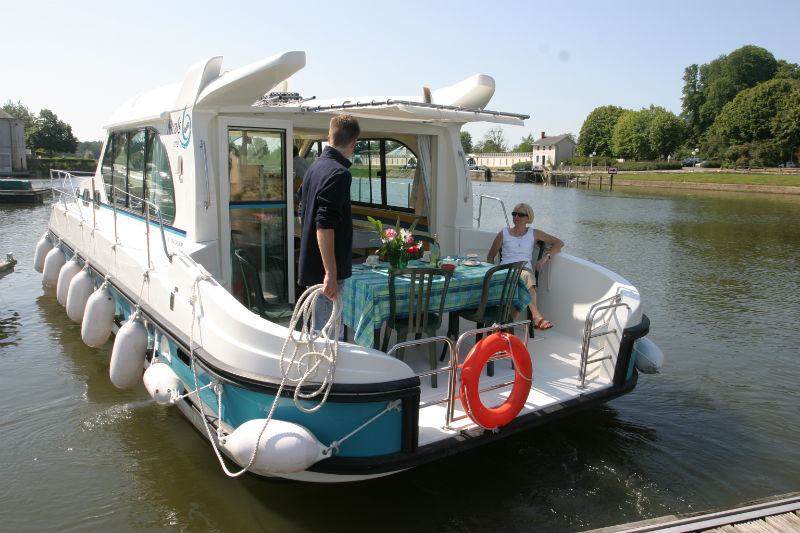 Anjou Navigation - Location bateau sans permis amarrage