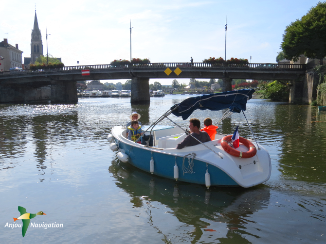 location bateau journée sablé sur sarthe