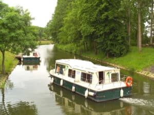 bateau sans permis decouverte 01 booking eau claire 930 loft