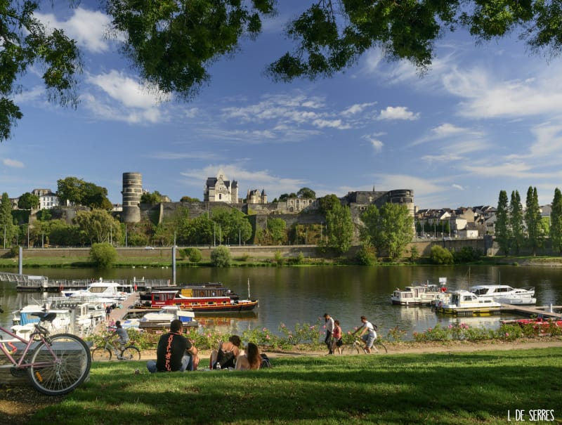 location de bateau en Anjou : pause à la cale de la Savatte