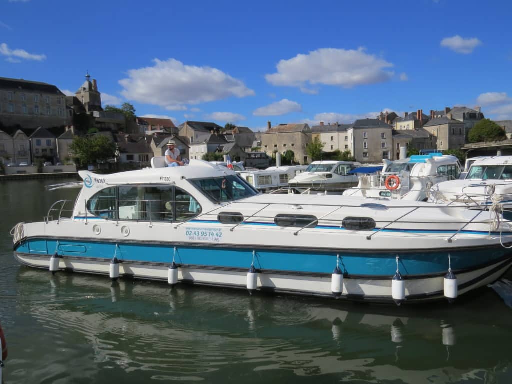 Vacances en bateau sur un modèle de 8/10 personnes