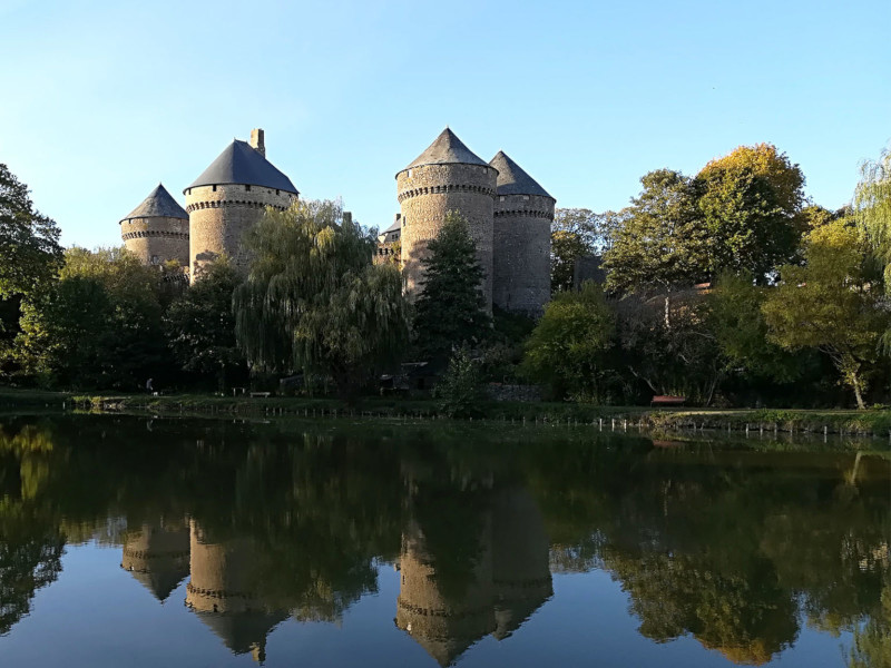 Lassay Les Châteaux