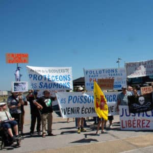 Manifestation contre la pêche au filet en estuaire