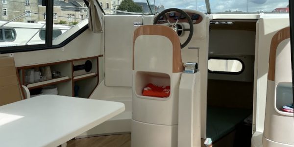 nicols 900 pilotage